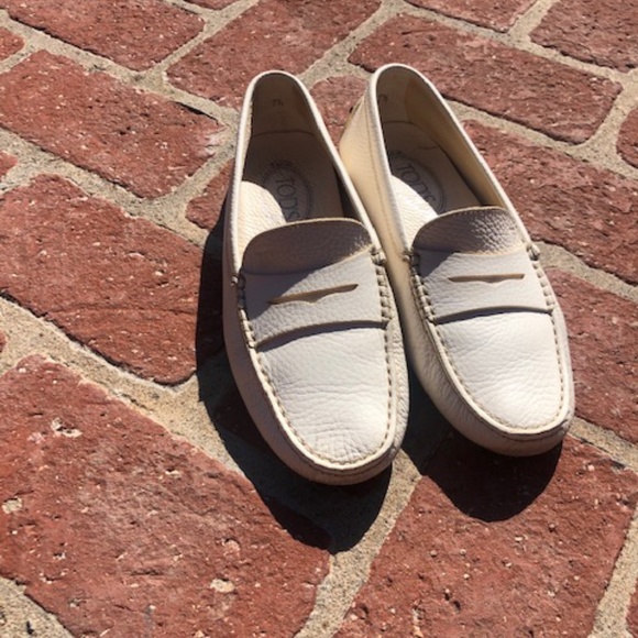 Tod's Shoes - TODS White Gommino Driving Moccasin 7.5 M